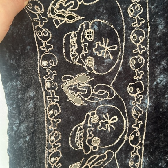 One Teaspoon embroidered tie dye skull scarf wrap sarong - Picture 3 of 7